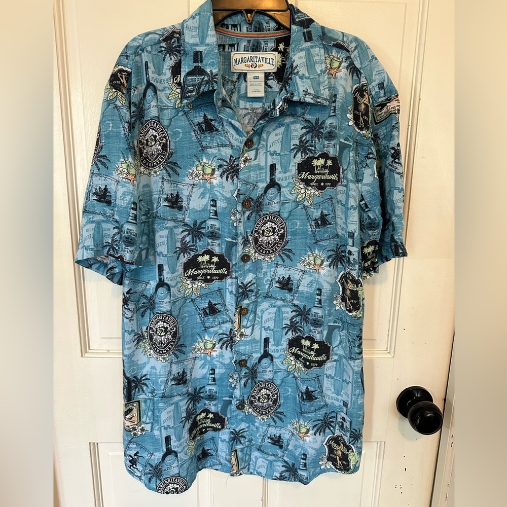 Margaritaville Men’s Hawaiian Shirt, size medium tropical‎ 🏝️ blue floral